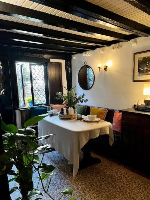 15Th Century Tiny Character Cottage-Henley Centre Exterior photo
