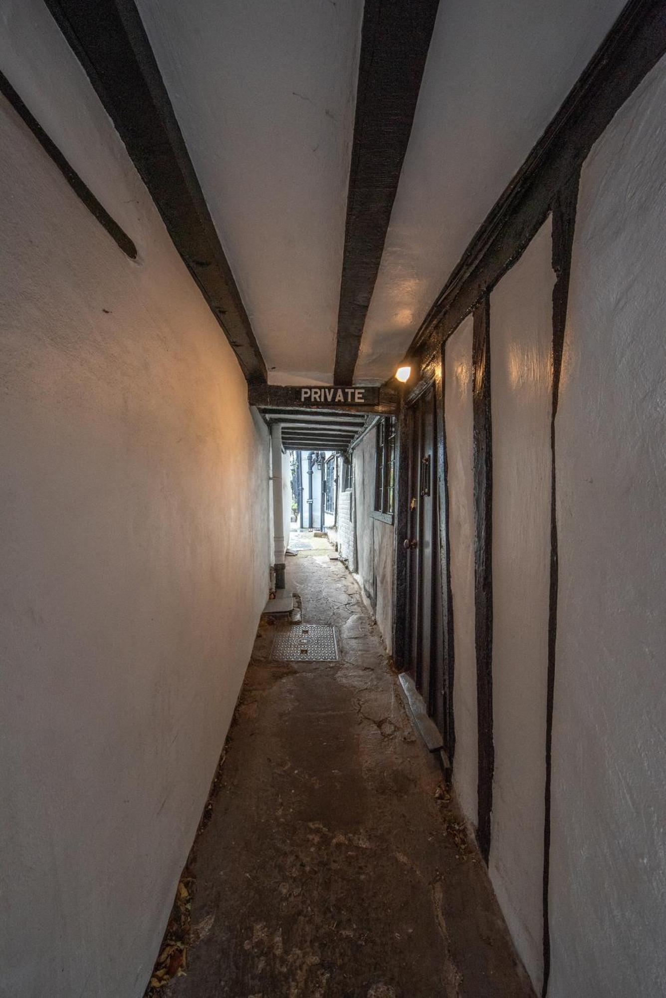 15Th Century Tiny Character Cottage-Henley Centre Exterior photo